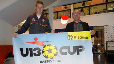 U13Cup zoekt extra gastgezinnen - U13Cup. Kevin De Bruyne en John De Pauw.