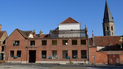 Renovatie oud gemeentehuis start op 3 oktober - Achterzijde oud gemeentehuis voor afbraak.